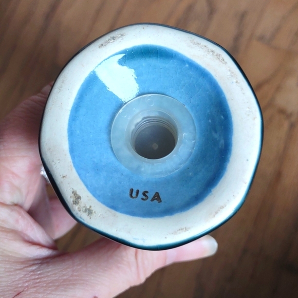 Vintage Pfaltzgraff Heritage Williamsburg Blue Green Salt and Pepper Shakers - Picture 2 of 5